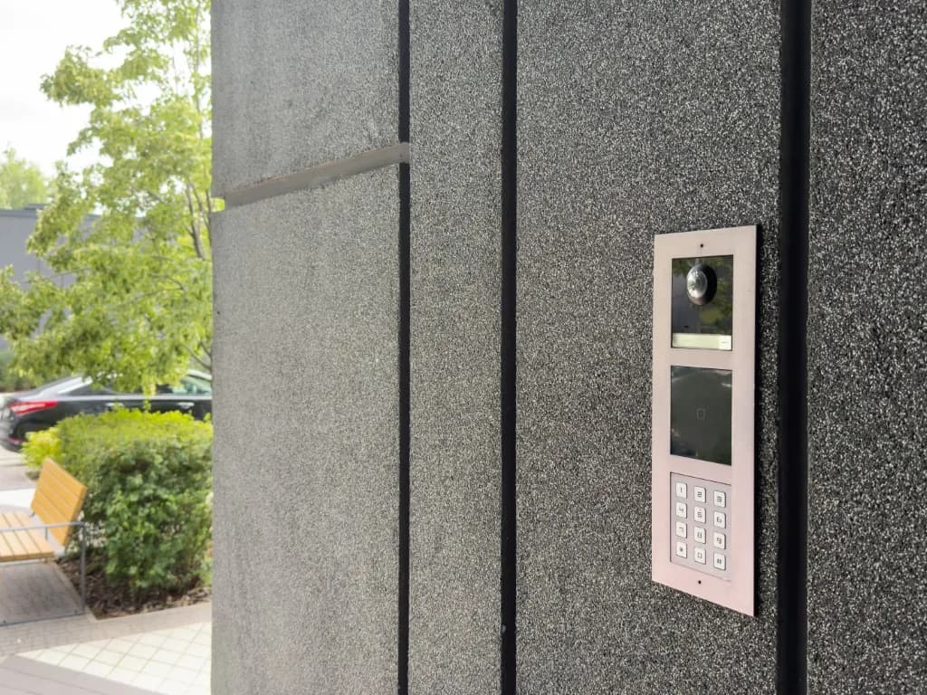 Jak podłączyć domofon 5-żyłowy w bloku: 8 kroków dla każdego