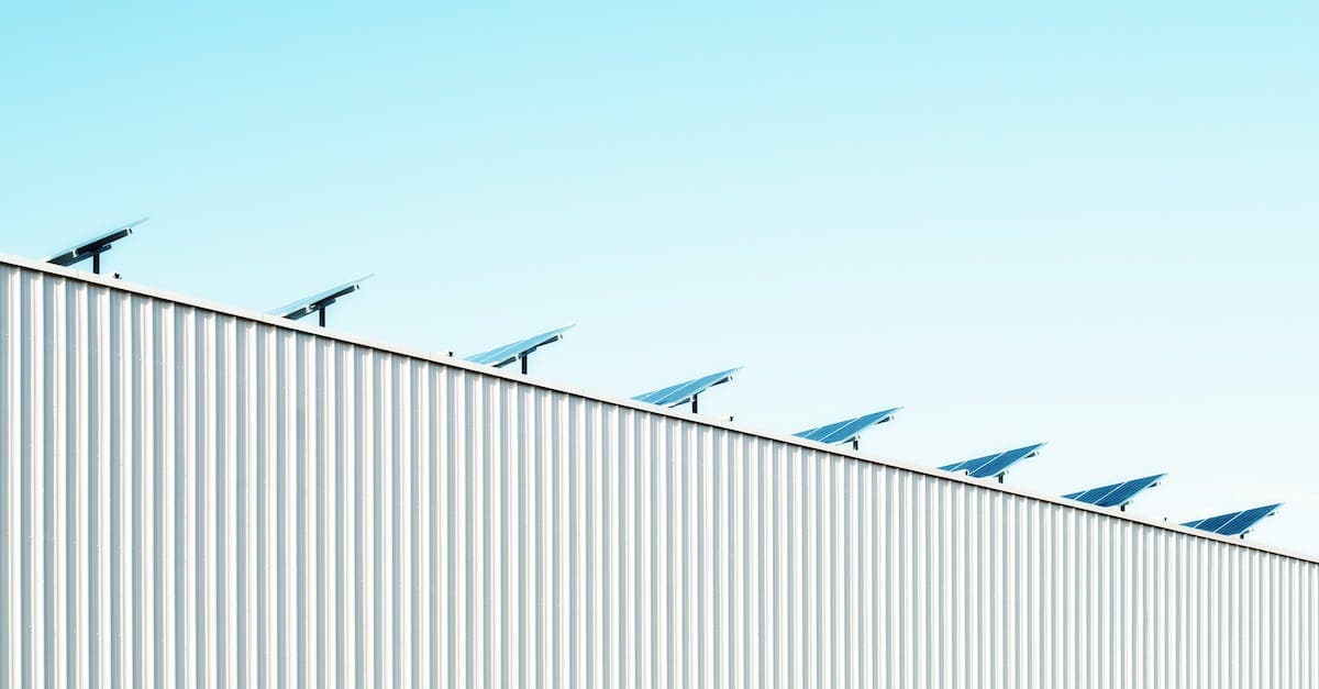 Ile paneli fotowoltaicznych potrzeba na instalację 4kW? Sprawdź cenę montażu 4kW fotowoltaiki w 2023 roku