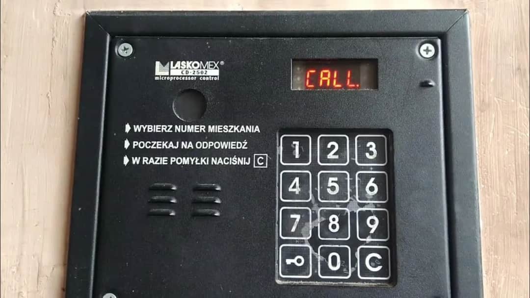 Jak zablokować domofon: 5 skutecznych metod i ostrzeżenia