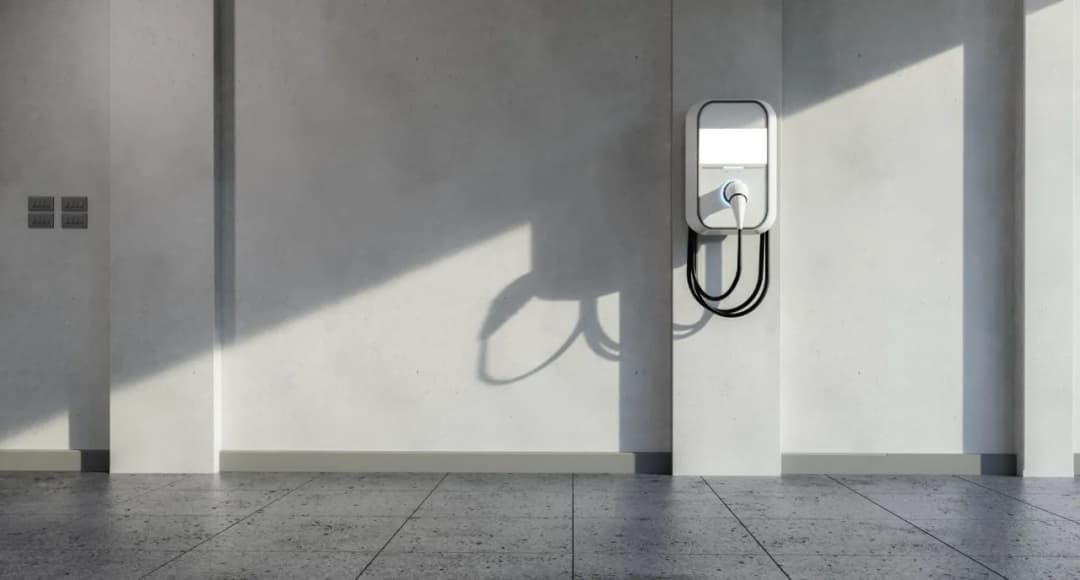 Czy warto inwestować w stację ładowania w firmie?